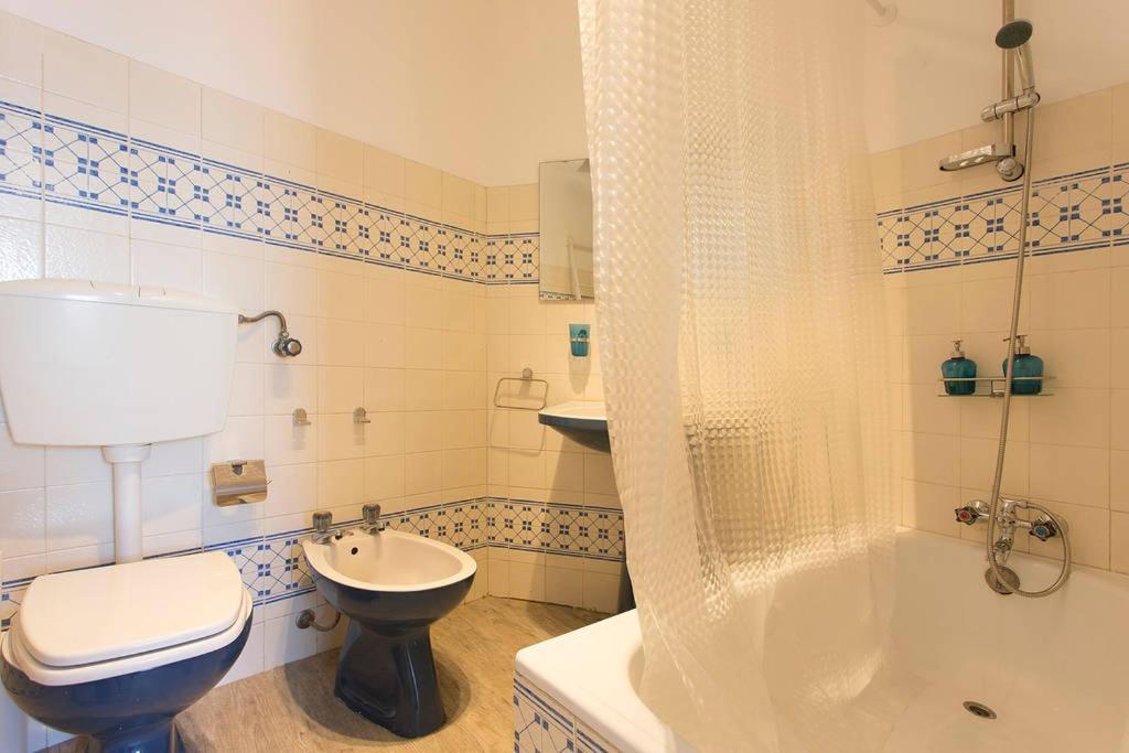Castle River View Apartment *